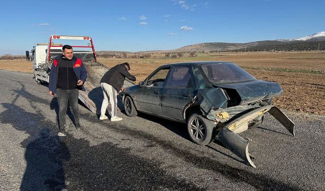 Komşuda trafik kazası: 3 yaralı!