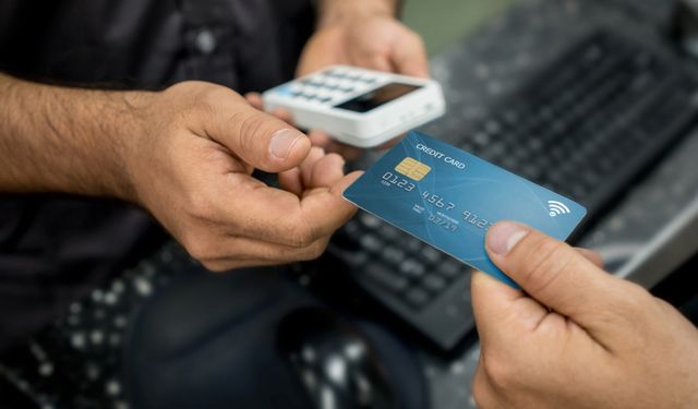 Kredi kartı kullananlara duyuru yapıldı: Zamlı ödemeler bankadan önce açıklandı