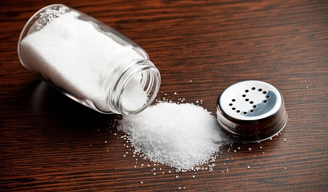 Aşırı tuz tüketimi kalp, böbrek ve kemik sağlığını tehdit ediyor