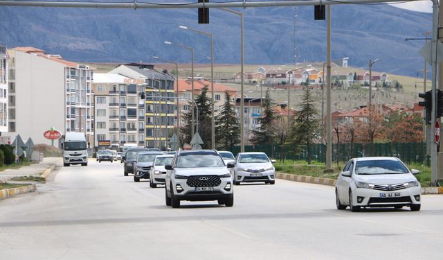 Tatilciler dönüşe geçti, yollarda yoğunluk yaşandı