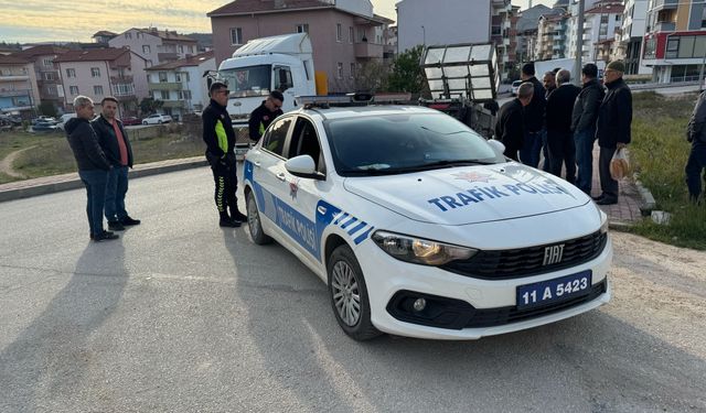 Komşuda ehliyetsiz motosiklet sürücüsü kaza yaptı: 1 yaralı