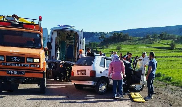 Komşuda trafik kazası: 3 yaralı