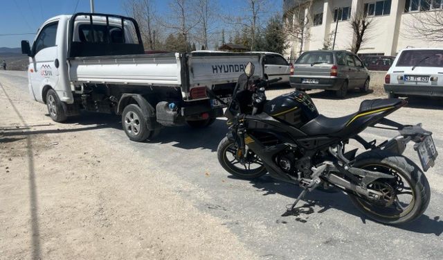 Motosiklet ve pikap çarpıştı: 1 yaralı