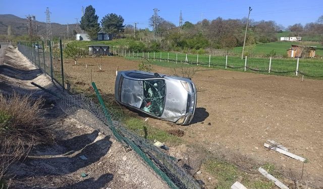 Komşuda kontrolden çıkan otomobil takla attı: 1 yaralı