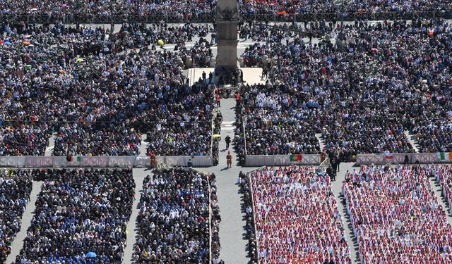 Papa Francis'e veda: Dünya liderleri Roma'ya akın etti