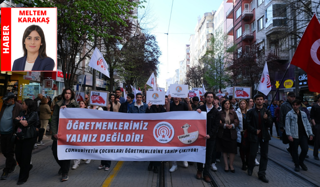 Eskişehir’de lise öğrencilerinden öğretmenlerine destek yürüyüşü
