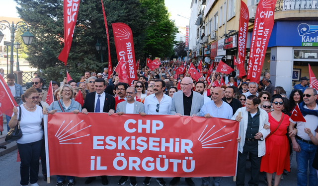 CHP’li Talat Yalaz: “Gençler keyfi olarak diplomaları iptal edilmesin diye yürüyor”