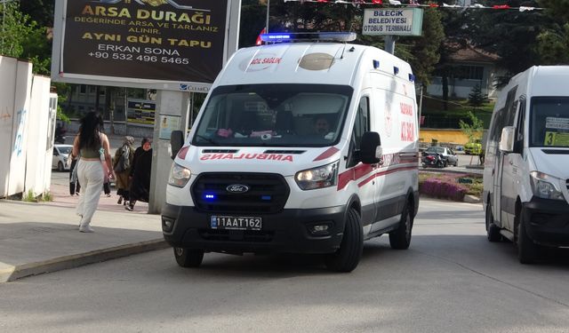Komşuda motosiklet çarpan yaya hastaneye kaldırıldı!