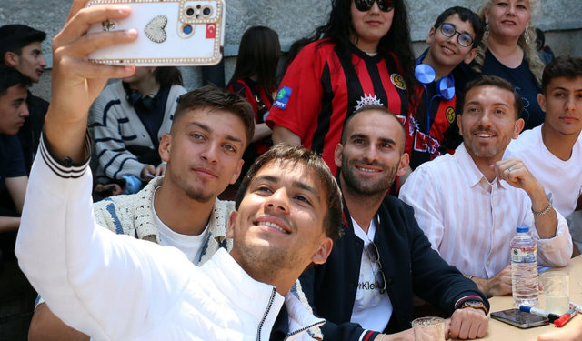 Eskişehirspor, okul ziyaretlerine devam ediyor