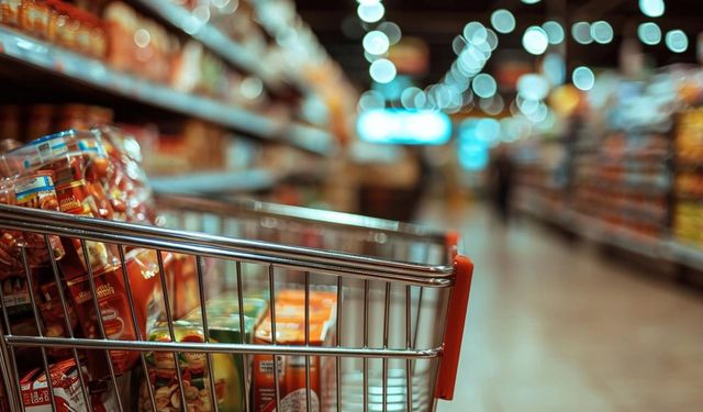 Marketler pazar günü kapanacak mı? Bakan Bolat’tan net açıklama geldi