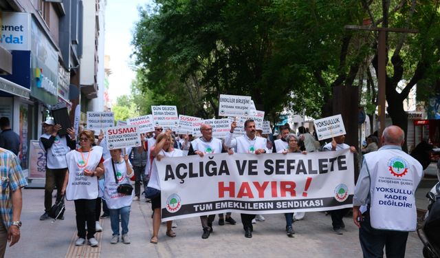 Emeklilerden Eskişehir’de yürüyüş: “Bayram ikramiyesi 22 bin lira olmalı”