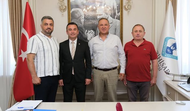 Başkan Dökmeci Eskişehir Mardinliler Derneği Başkanı Arat'ı ağırladı