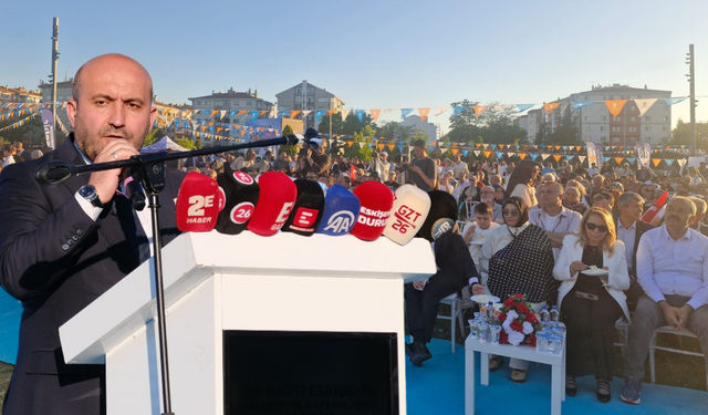 AK Parti İl Başkanı Gürhan Albayrak: “Eskişehir’i iş bilmezlerden kurtarmalıyız”