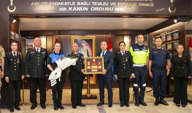 Eskişehir Emniyeti’nden Jandarma’ya kutlama ziyareti