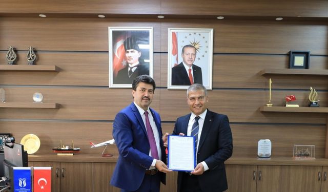 Rektör Adıgüzel, Sakarya Uygulamalı Bilimler Üniversitesi Rektörü Sarıbıyık ile bir araya geldi