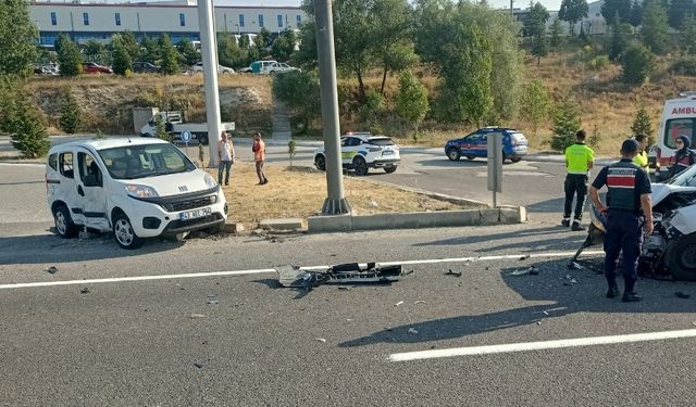 Eskişehir'in komşusunda feci kaza: 4 yaralı