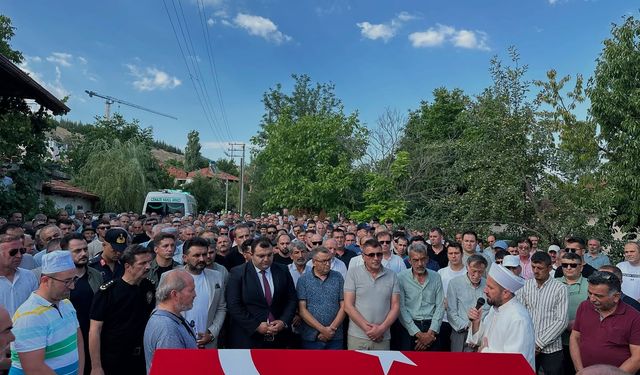 Kalp krizi sonucu vefat eden polis toprağa verildi