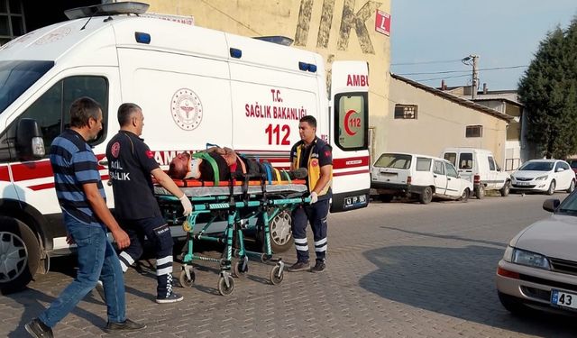 Komşuda motosiklet ve otomobil çarpıştı: 1 yaralı