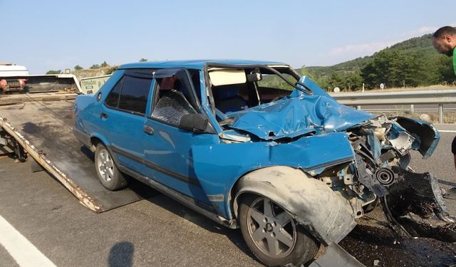 Komşuda traktörle çarpışan otomobil hurdaya döndü: 1 yaralı