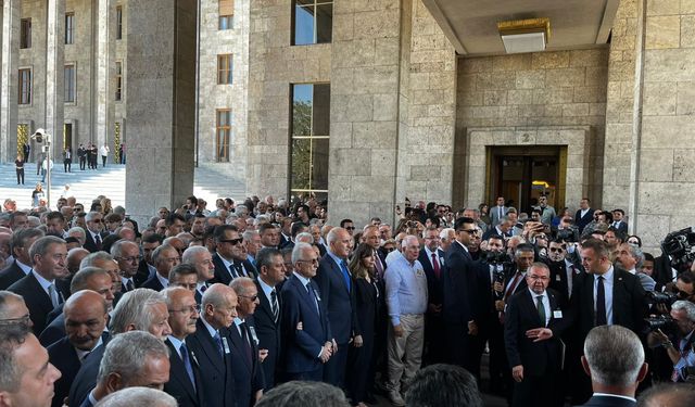 Tarihi törende duygusal anlar: Altan Öymen TBMM’de uğurlandı