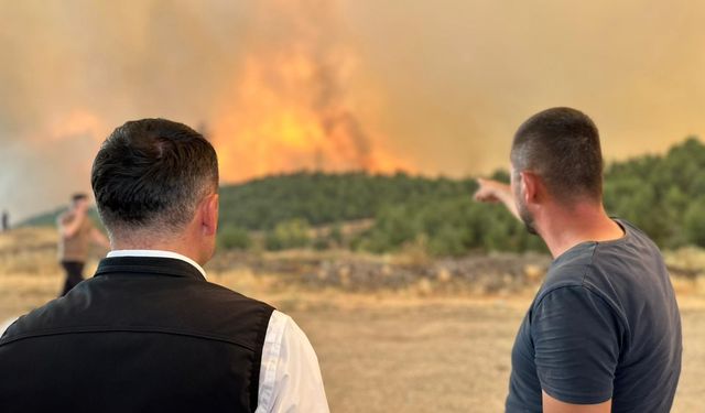 Eskişehir'in komşusuna sıçrayan orman yangınında 3 köy daha boşaltıldı