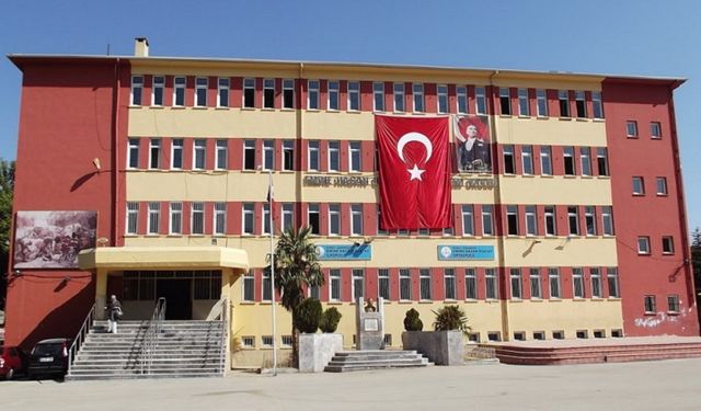 MEB tüm detayları duyurdu: Okullarda bu kurallar değişecek