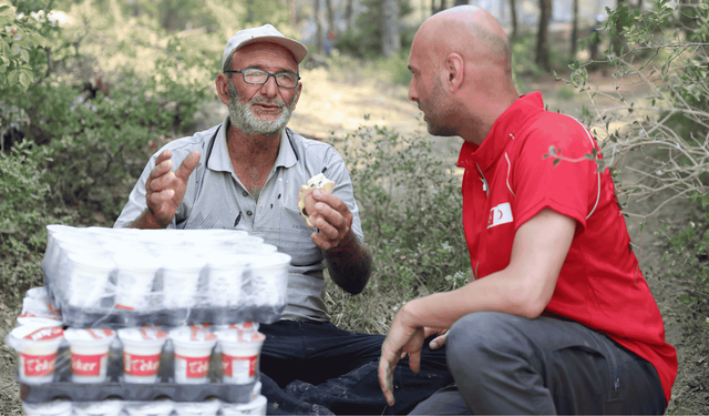 Türk Kızılay'ından yangınla mücadele eden ekiplere sonsuz destek