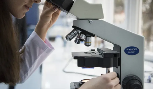 Anadolu Üniversitesi geleceğin eczacılarını yetiştiriyor