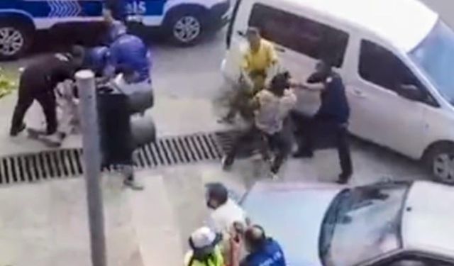 Eskişehir'in komşusunda yumruklar konuştu: Birbirlerine saldırdılar