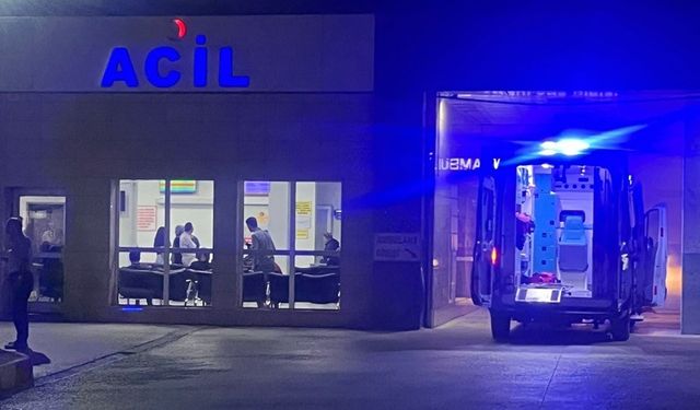 Komşuda iki otomobil çarpıştı: 5 yaralı!