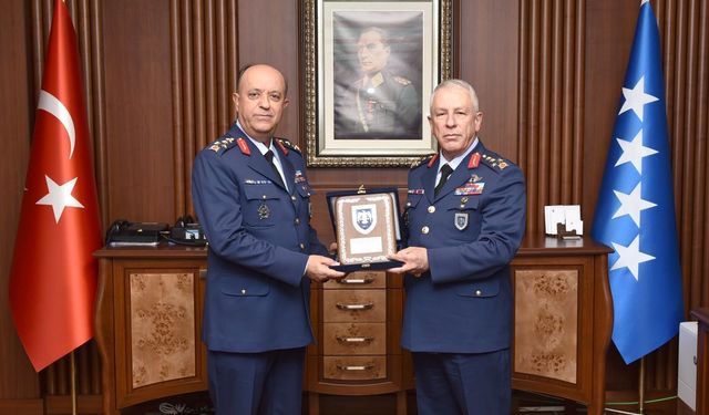 Orgeneral Güneykaya, Muharip Hava Kuvveti Komutanlığı görevini Korgeneral Dalkıran’a devretti