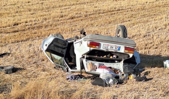 Komşuda otomobil tarlaya uçtu: 2 yaralı