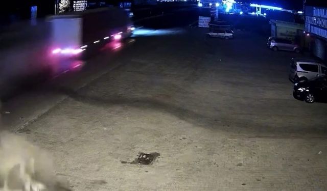 Komşuda feci kaza: 2 ölü, 1 yaralı