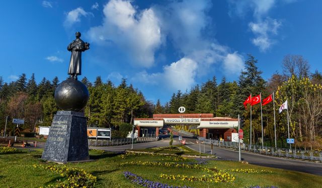 Anadolu Üniversitesi’nde kantinciler Yusuf Hoca’dan yardım bekliyor