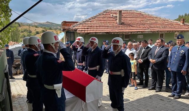 Kıbrıs gazisi son yolculuğa uğurlandı