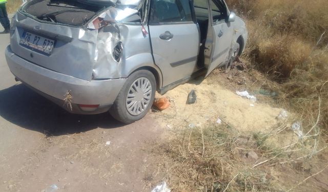 Emirdağ'da kontrolden çıkan otomobil kaza yaptı: 4 yaralı