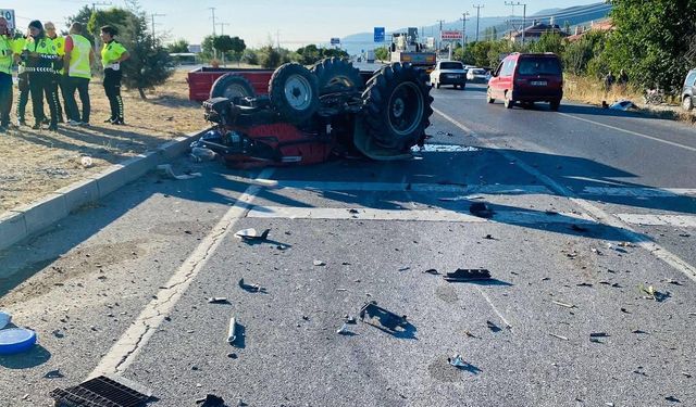 Komşuda otomobil traktörle çarpıştı: 1 ölü, 1 yaralı