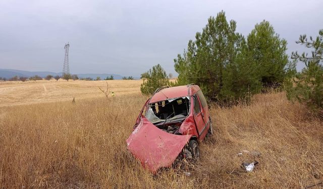 Komşuda seyir halindeki araç tarlaya uçtu