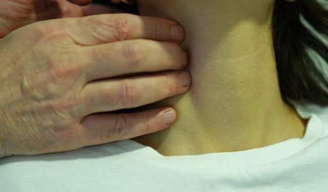 Boyunda oluşan şişlikler ciddi hastalık belirtisi olabilir