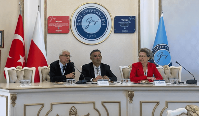 Rektör Özcan Türkiye-Polonya Rektörler Forumu'na katıldı