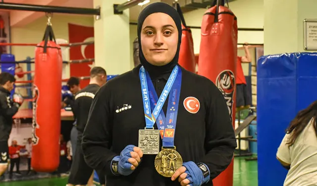 Dünya Boks Şampiyonası'nda ilk madalya Şeyma Düztaş'tan