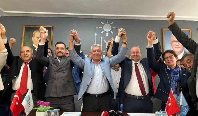 İYİ Parti Tepebaşı İlçe Başkanlığı’nda bayrak değişimi