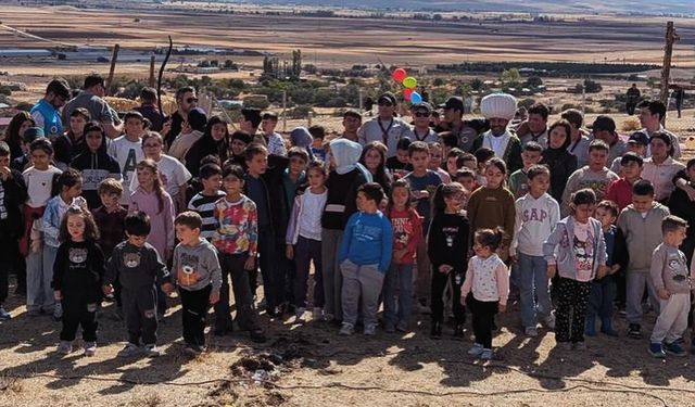 Eskişehir'de uçurtma şenliği düzenledi