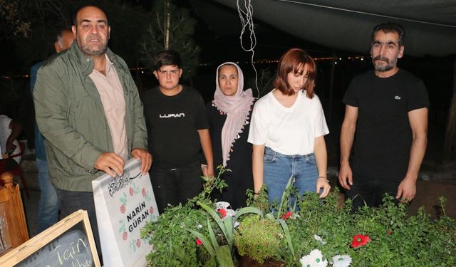 Tahliye olan Güran'lar cezaevinden çıktı, Narin’in mezarını ziyaret etti