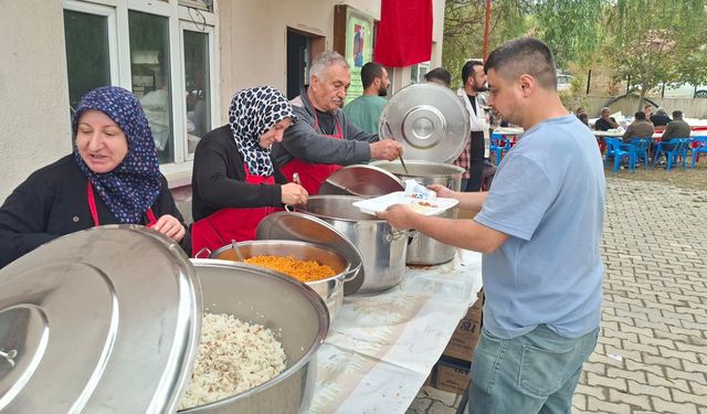 Eskişehir'in komşusunda 13 yıldır sürdürülen hayır yemeği geleneği