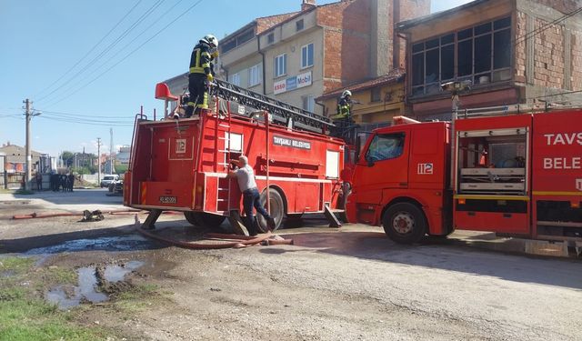 Eskişehir'in komşusunda iş yerindeki yangında 1 itfaiye eri yaralandı