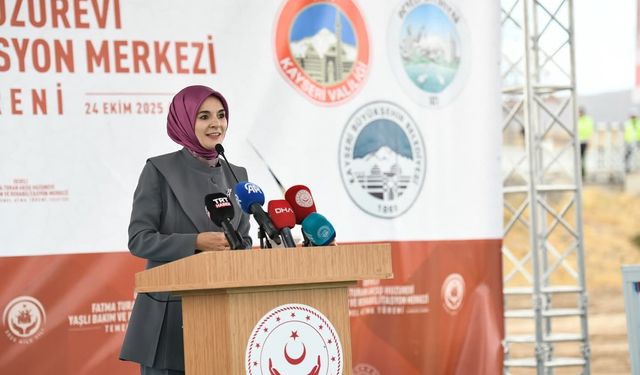 Bakan Göktaş: “Bir toplumun kökleri, büyüklerine gösterdiği hürmetle güçlenir”