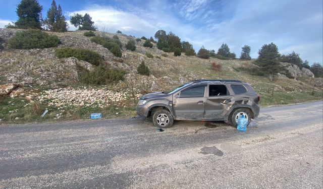 Eskişehir'in komşusunda kontrolden çıkan otomobil takla attı: 2 yaralı