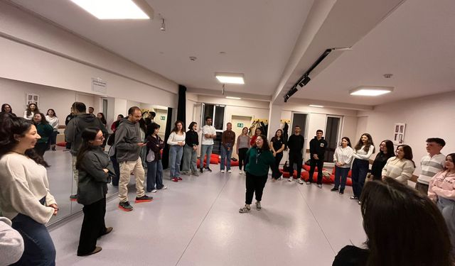 Eskişehir'de gençler farklı branşlarda eğitimlerle yeni beceriler kazanıyor