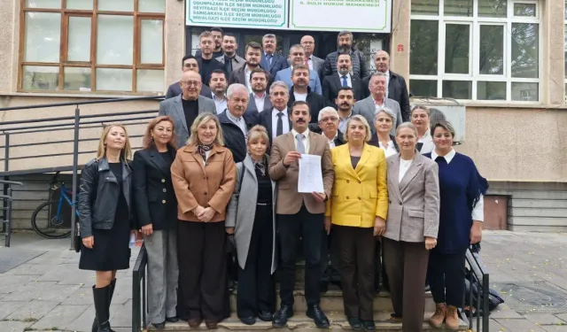 CHP Eskişehir İl Başkanı Talat Yalaz mazbatasını aldı